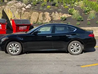 2013 INFINITI M37