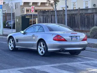 2004 Mercedes-Benz SL500