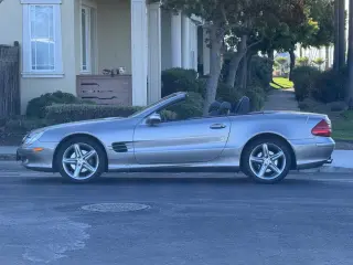 2004 Mercedes-Benz SL500