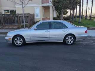 2002 Mercedes-Benz E320