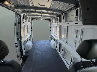 2023 Mercedes-Benz Sprinter Cargo Van