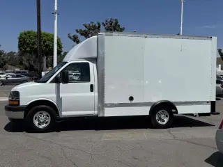 2023 Chevrolet Express Commercial Cutaway