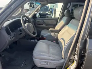 2005 Toyota Sequoia