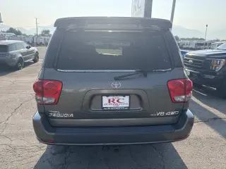 2005 Toyota Sequoia