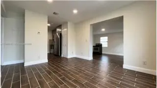 Propiedad en alquiler con 32 dormitorios y 2 baños en Hollywood