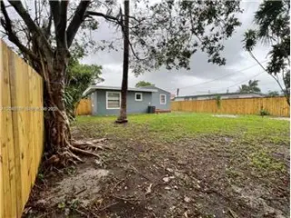 Propiedad en alquiler con 32 dormitorios y 2 baños en Hollywood