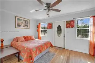 Propiedad en alquiler con 3 dormitorios y 2 baños en Hollywood