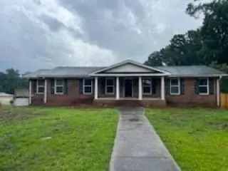 Propiedad de alquiler con 4 habitaciones y 2 baños en Decatur