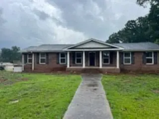 Propiedad de alquiler con 4 habitaciones y 2 baños en Decatur
