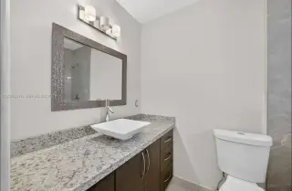 1 dormitorio y 1,5 baños