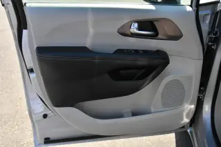 2023 Chrysler Voyager