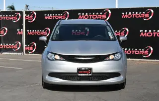 2023 Chrysler Voyager