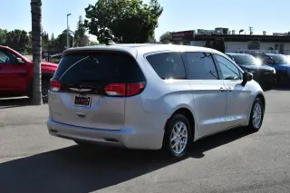 2023 Chrysler Voyager