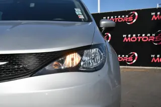 2023 Chrysler Voyager