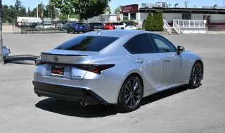 2022 LEXUS IS