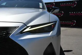 2022 LEXUS IS