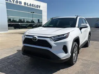 Toyota RAV4 2024 AWD XLE SUV 4p