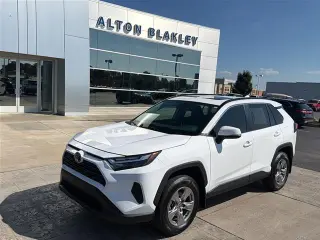 Toyota RAV4 2024 AWD XLE SUV 4p