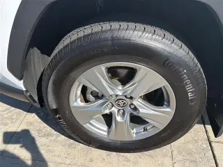 Toyota RAV4 2024 AWD XLE SUV 4p