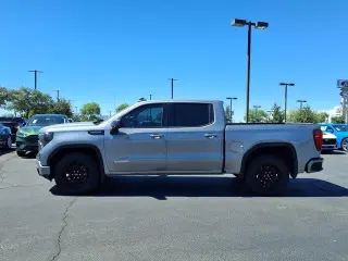 GMC Sierra 1500 2025 4x4 Elevation 4p Cabina de Tripulacion 5.8 ft. SB
