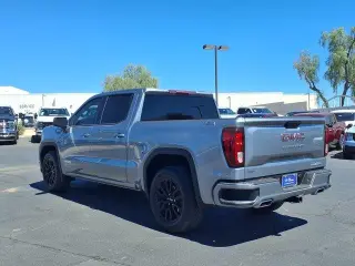 GMC Sierra 1500 2025 4x4 Elevation 4p Cabina de Tripulacion 5.8 ft. SB