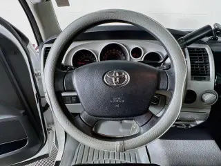 Toyota Tundra 2007 SR5 4dr Double Cab SB (4.7L V8)