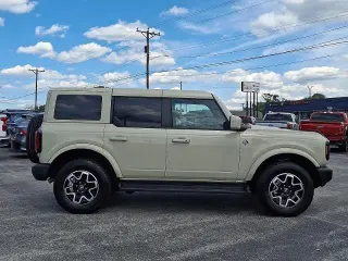 Ford Bronco 2025 4x4 Outer Banks SUV 4p.