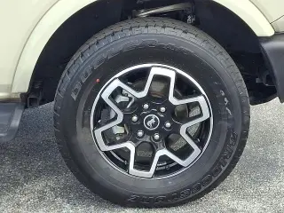 Ford Bronco 2025 4x4 Outer Banks SUV 4p.
