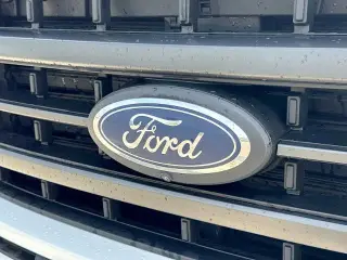 Ford F-150 2023 4x4 Lariat 4p SuperCrew 5.5 ft. SB