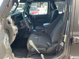 Jeep Gladiator 2025 4x4 Mojave 4p. Cabina de Tripulante 5.0 ft. Caja Corta