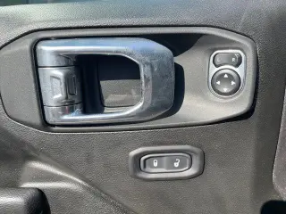 Jeep Gladiator 2025 4x4 Mojave 4p. Cabina de Tripulante 5.0 ft. Caja Corta