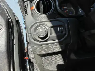 Jeep Gladiator 2025 4x4 Mojave 4p. Cabina de Tripulante 5.0 ft. Caja Corta