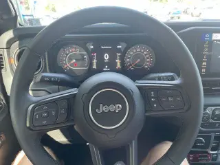 Jeep Gladiator 2025 4x4 Mojave 4p. Cabina de Tripulante 5.0 ft. Caja Corta
