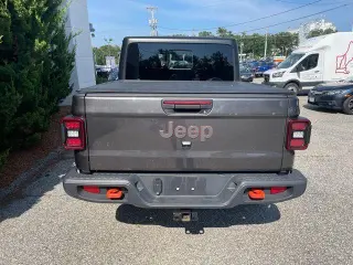 Jeep Gladiator 2025 4x4 Mojave 4p. Cabina de Tripulante 5.0 ft. Caja Corta