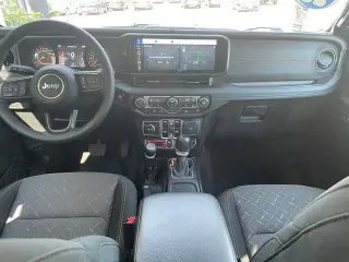 Jeep Gladiator 2025 4x4 Mojave 4p. Cabina de Tripulante 5.0 ft. Caja Corta