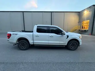 Ford F-150 2022 4x4 XLT 4p SuperCrew 5.5 ft. CB
