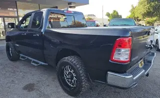 Ram 1500 2020 4x2 Big Horn 4p Puerta Cuadrada Cabina 6.4 ft. SB Camioneta