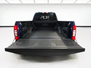 Ford F-350 Super Duty 2020 4x4 Lariat 4dr Crew Cab 6.8 ft. SB SRW Camión