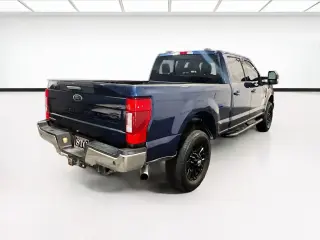 Ford F-350 Super Duty 2020 4x4 Lariat 4dr Crew Cab 6.8 ft. SB SRW Camión