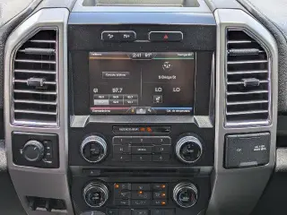 Ford F-150 2015 4x4 Platinum 4dr SuperCrew 5.5 ft. SB