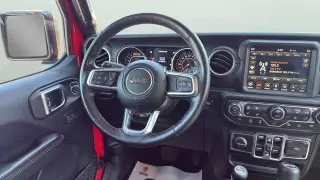 Jeep Wrangler Unlimited 2018 4x4 Sahara 4p SUV (lanzamiento a mitad de año)