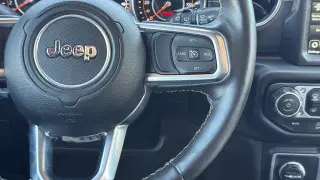 Jeep Wrangler Unlimited 2018 4x4 Sahara 4p SUV (lanzamiento a mitad de año)