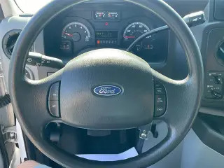 Ford E-Series 2012 E-350 SD XL Van de Pasajero de 3 Puertas