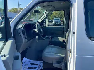 Ford E-Series 2012 E-350 SD XL Van de Pasajero de 3 Puertas
