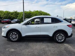Ford Escape 2022 SE 4dr SUV