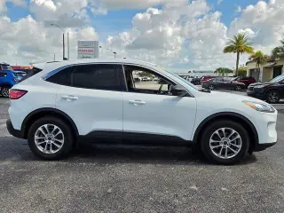 Ford Escape 2022 SE 4dr SUV