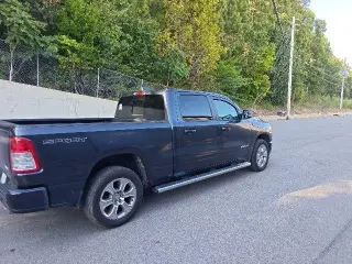 Ram 1500 2021 4x4 Big Horn 4p. Cabina de Tripulación 6.4 ft. SB Camioneta