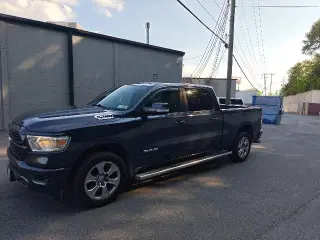 Ram 1500 2021 4x4 Big Horn 4p. Cabina de Tripulación 6.4 ft. SB Camioneta