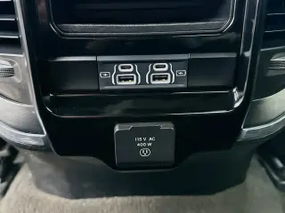 Ram 1500 2024 4x4 Laramie 4p Camioneta Cabina Doble 5.6 ft. SB
