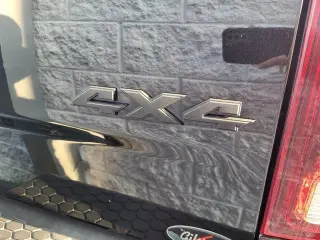 Ram 1500 Classic 2024 4x4 Warlock 4p Cabina de Tripulación 5.5 pies Caja Corta Pickup